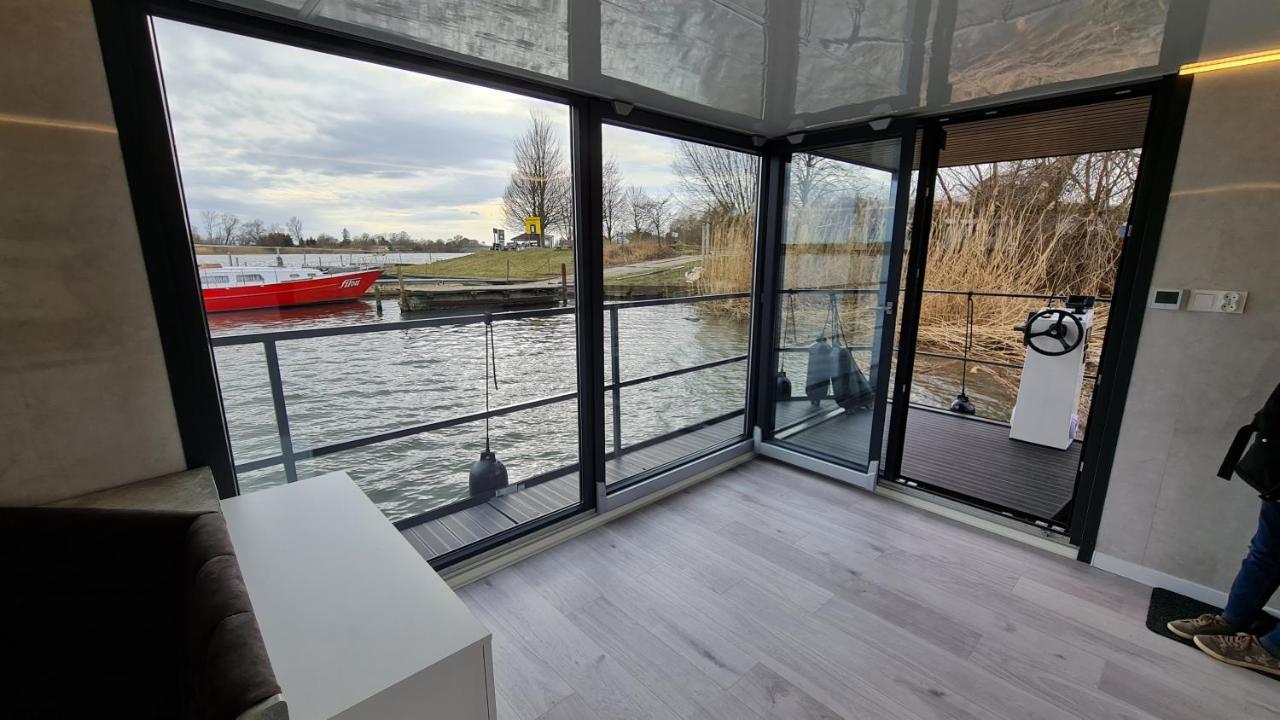 Hausboote Unteres Odertal Hausboot Kranich Hotel Schwedt Luaran gambar