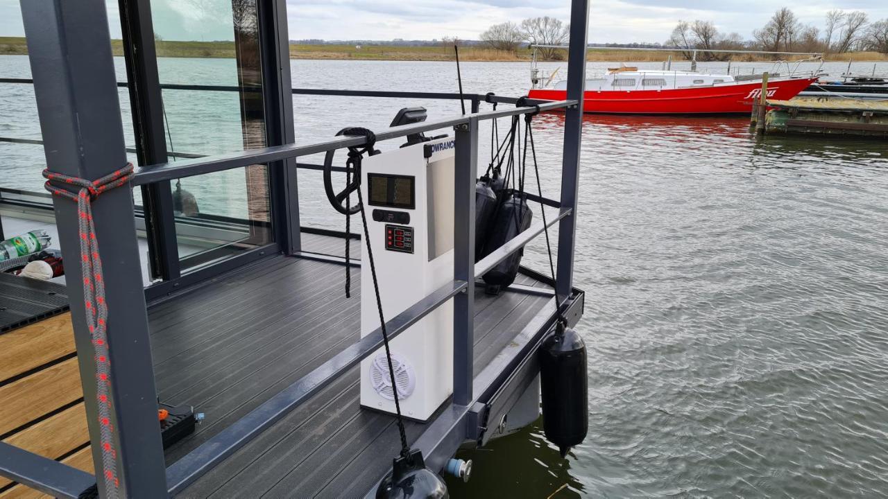 Hausboote Unteres Odertal Hausboot Kranich Hotel Schwedt Luaran gambar