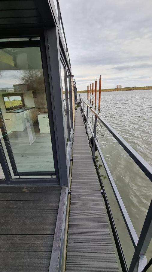 Hausboote Unteres Odertal Hausboot Kranich Hotel Schwedt Luaran gambar