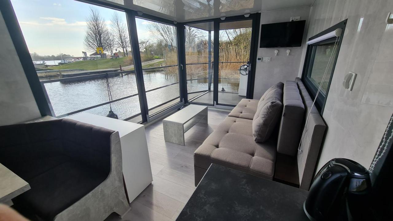Hausboote Unteres Odertal Hausboot Kranich Hotel Schwedt Luaran gambar