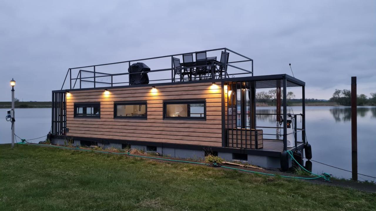 Hausboote Unteres Odertal Hausboot Kranich Hotel Schwedt Luaran gambar