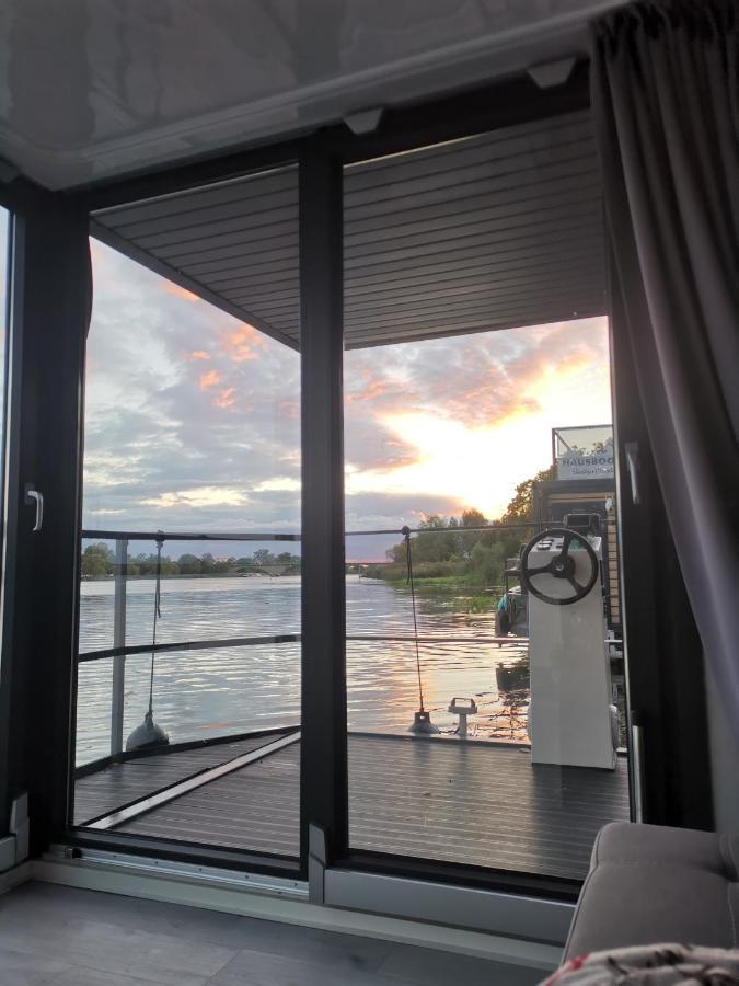 Hausboote Unteres Odertal Hausboot Kranich Hotel Schwedt Luaran gambar